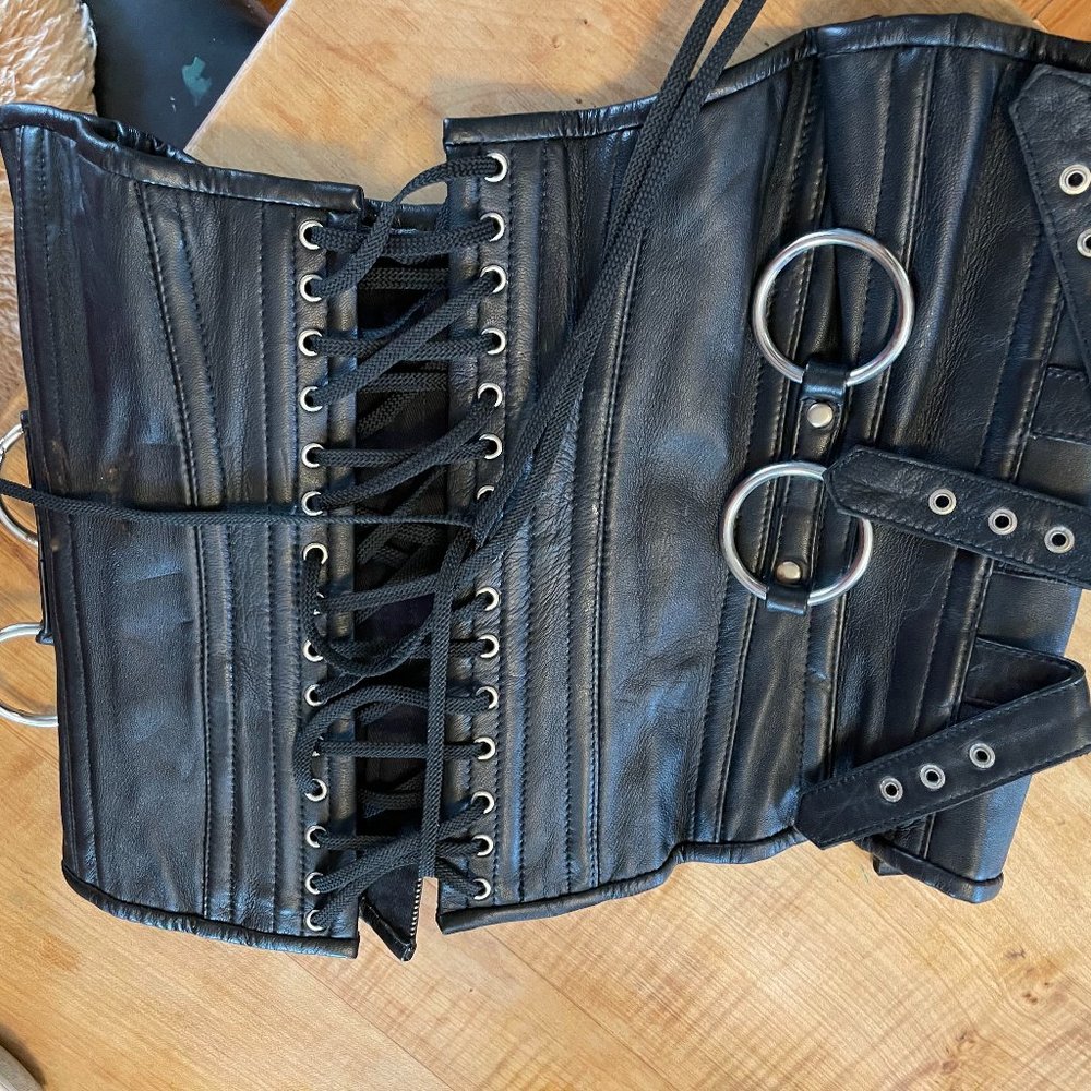 LEATHEROTICS BLACK UNDERBUST CORSET